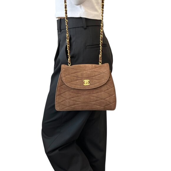 CHANEL Vintage CC Mark Logo Turnlock Chain Crossbody Bag Brown Gold [106335] - Picture 3 of 11